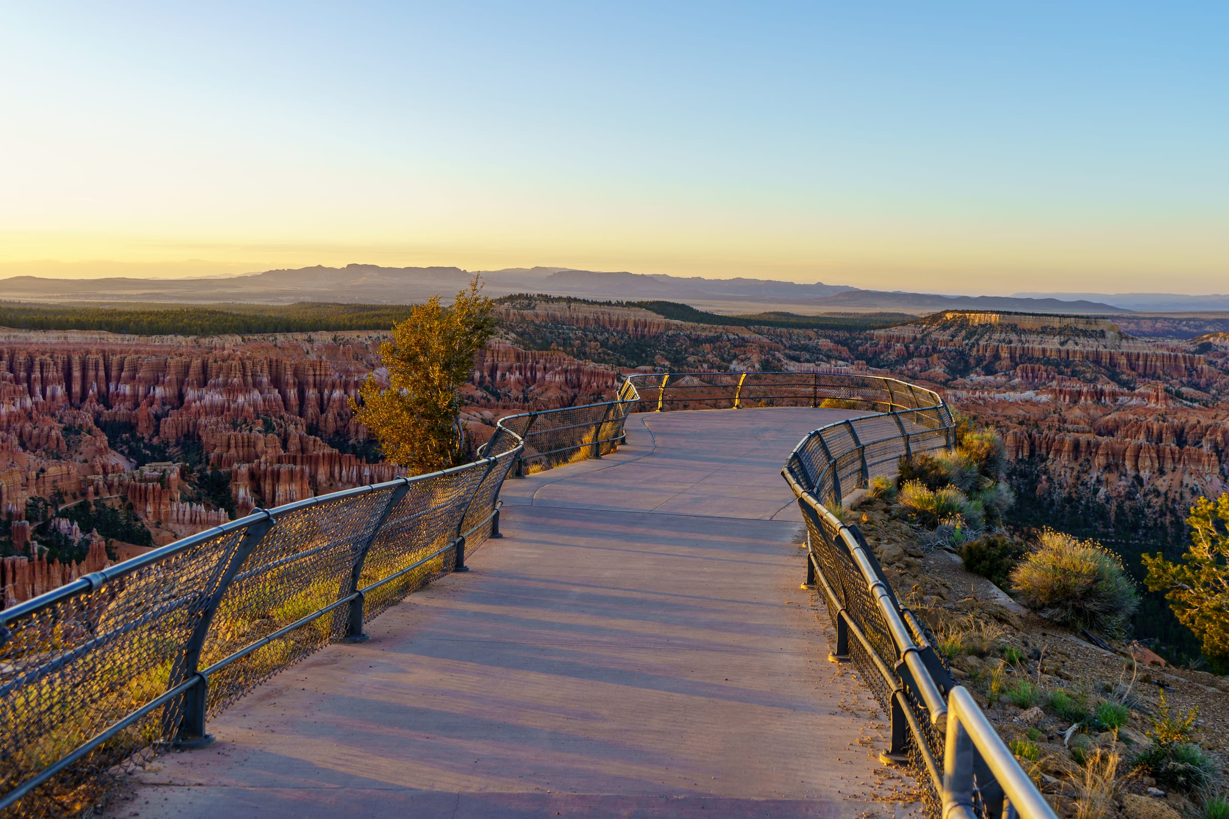 Bryce Point at Golden Hour, Bryce Canyon National Park, Utah